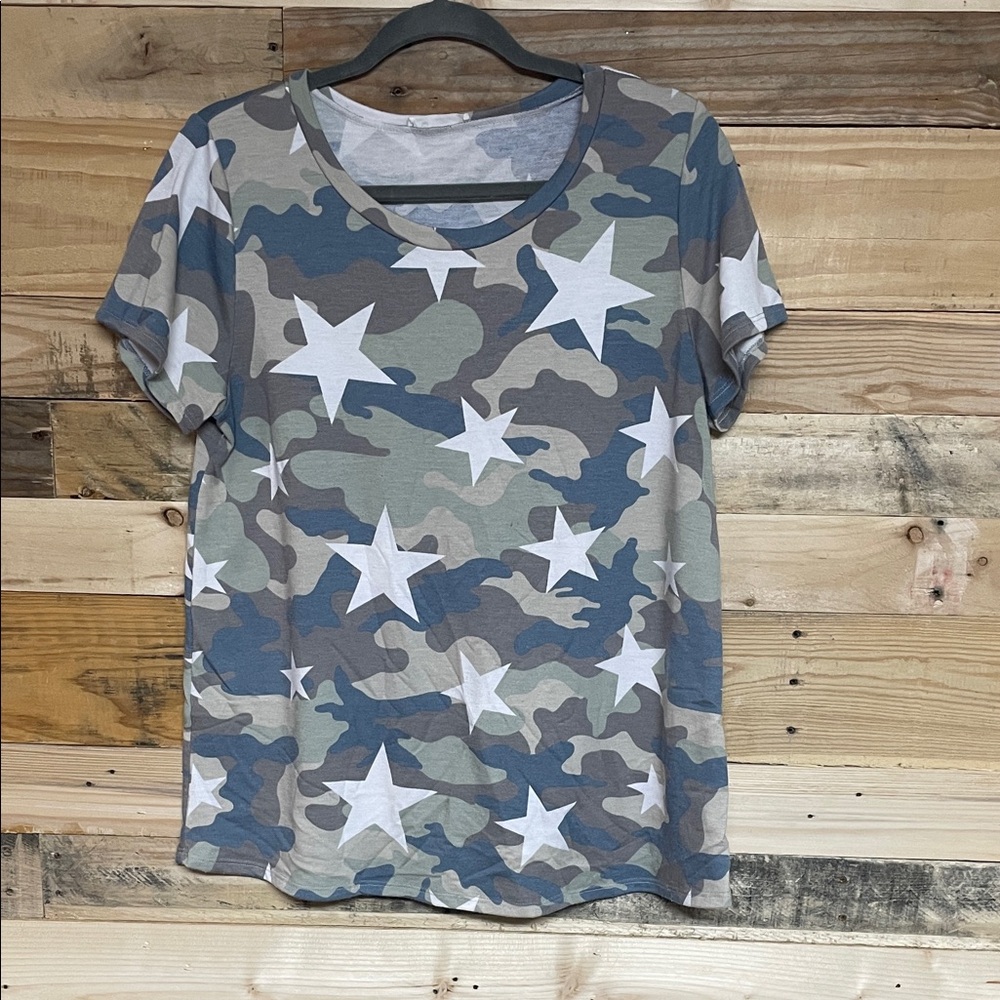 Bombom size Large Camo Star Print Soft Stretchy Short Sleeve Green/Gray/Tan Tee